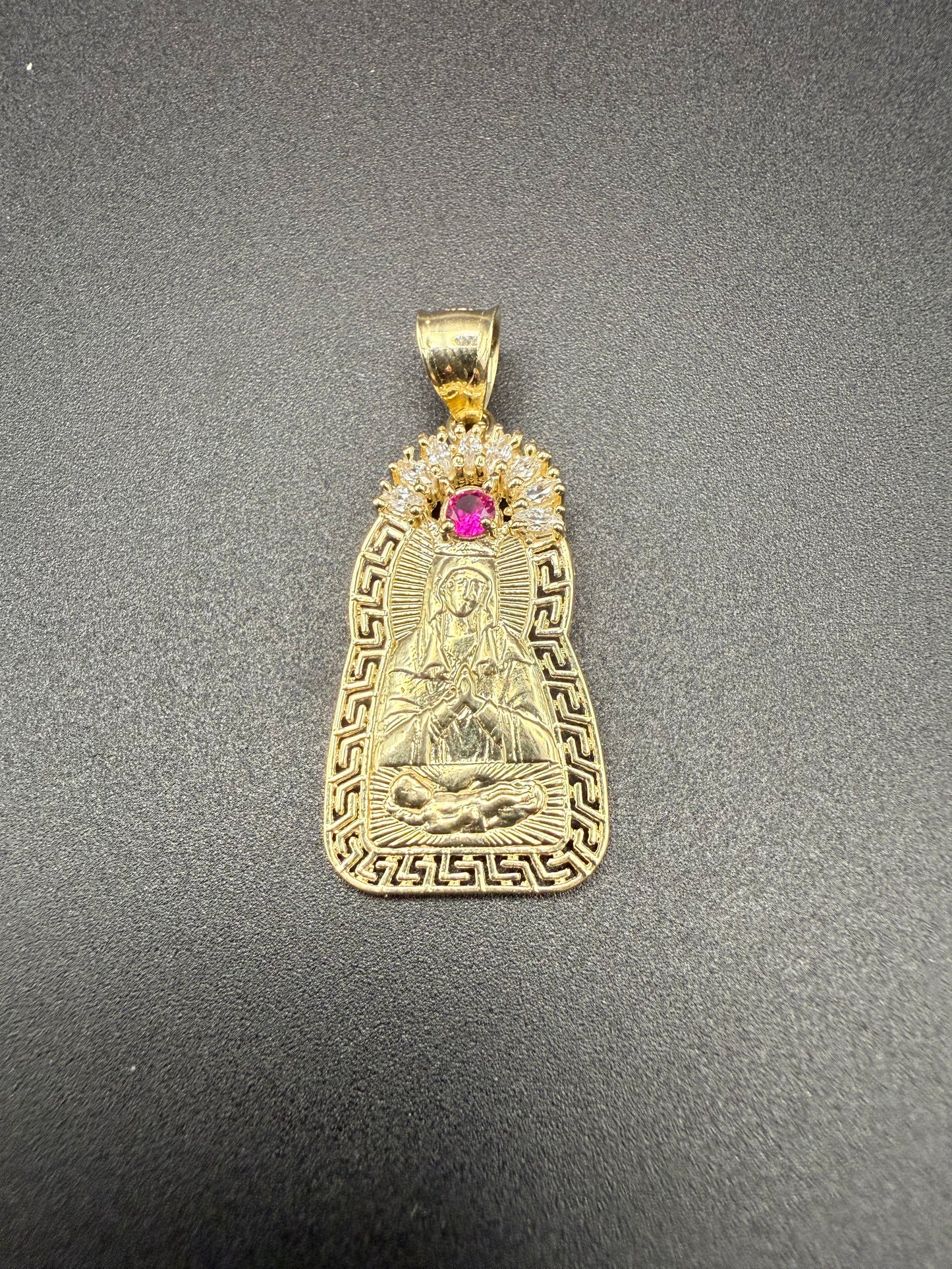 Dije de Santa Barbara